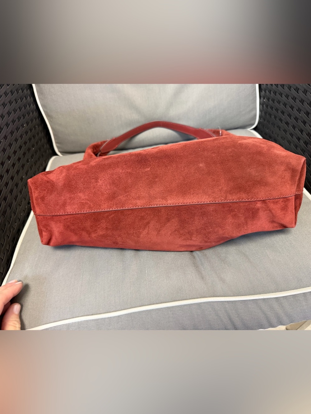 Madewell Women's The Mylie Shoulder Bag in Italian Suede NW348 - Picture 6 of 9